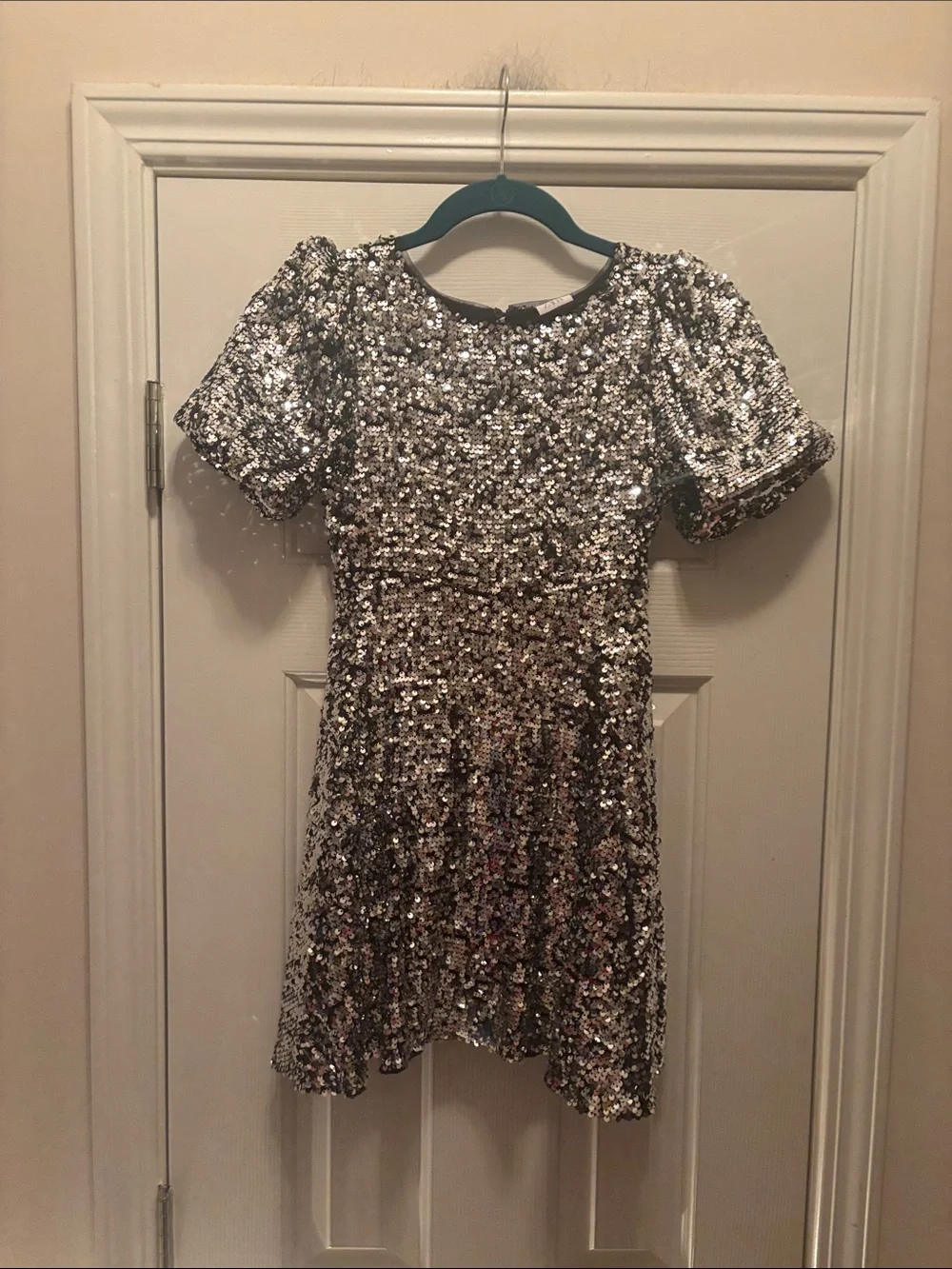 zara silver glitter dress Sequin Puff-Sleeve Party launchdate:2/24/2023